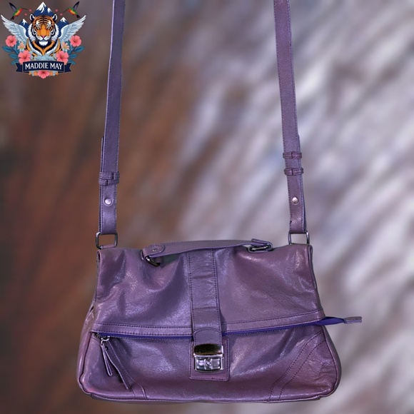 🌟Danier: Vintage Dark Plum Leather Foldover Crossbody Messenger Bag🌟 - Picture 1 of 13